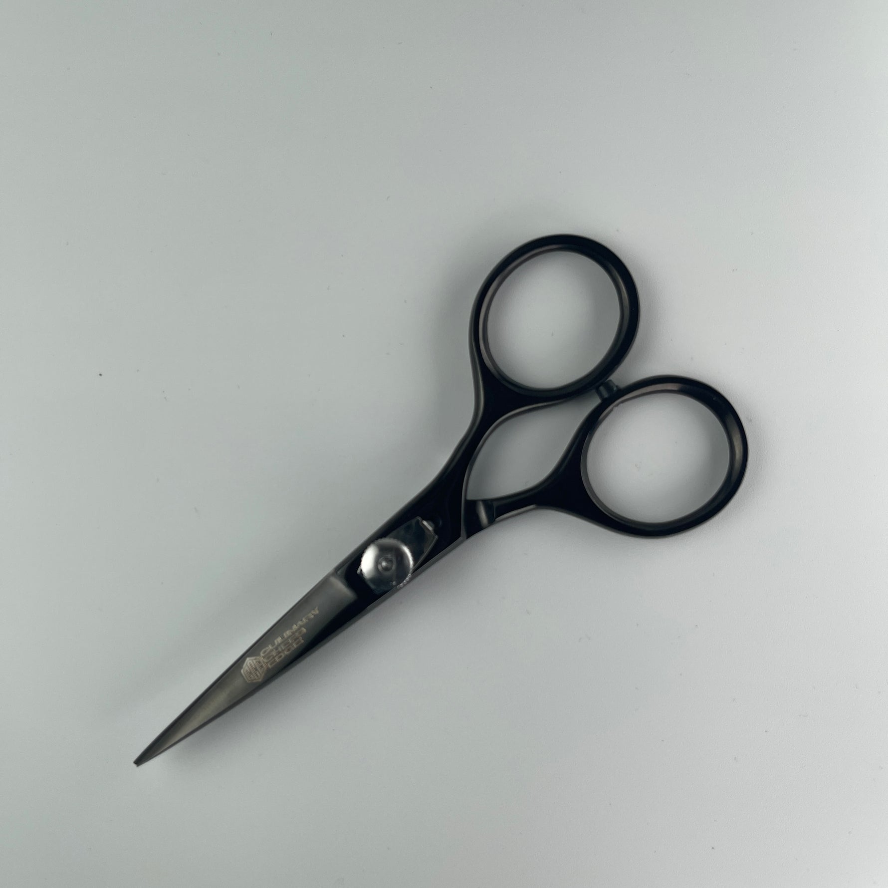 Professional titanium kitchen scissors with high-precision cutting blades